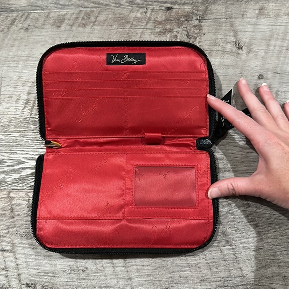 Vera Wallet - Picture 3 of 3